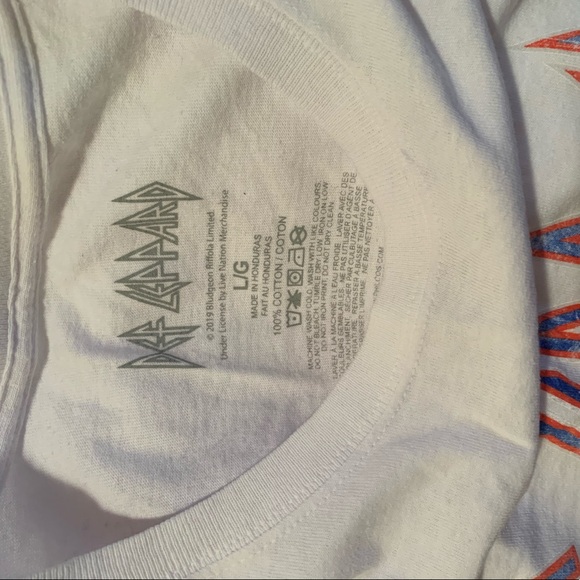 Def leppard T - Picture 2 of 2